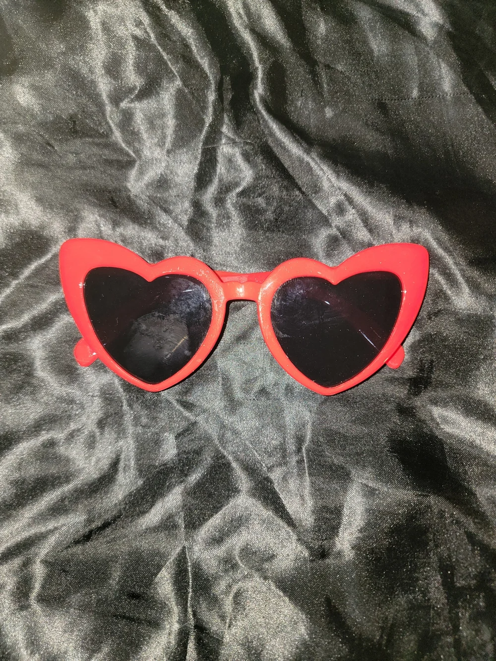 Heart-Shaped Sunglasses - Red
